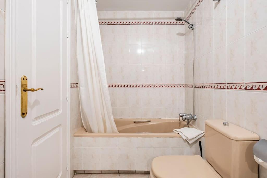 Centro Ferrandiz Parking Gratis Apartment Malaga Exterior photo